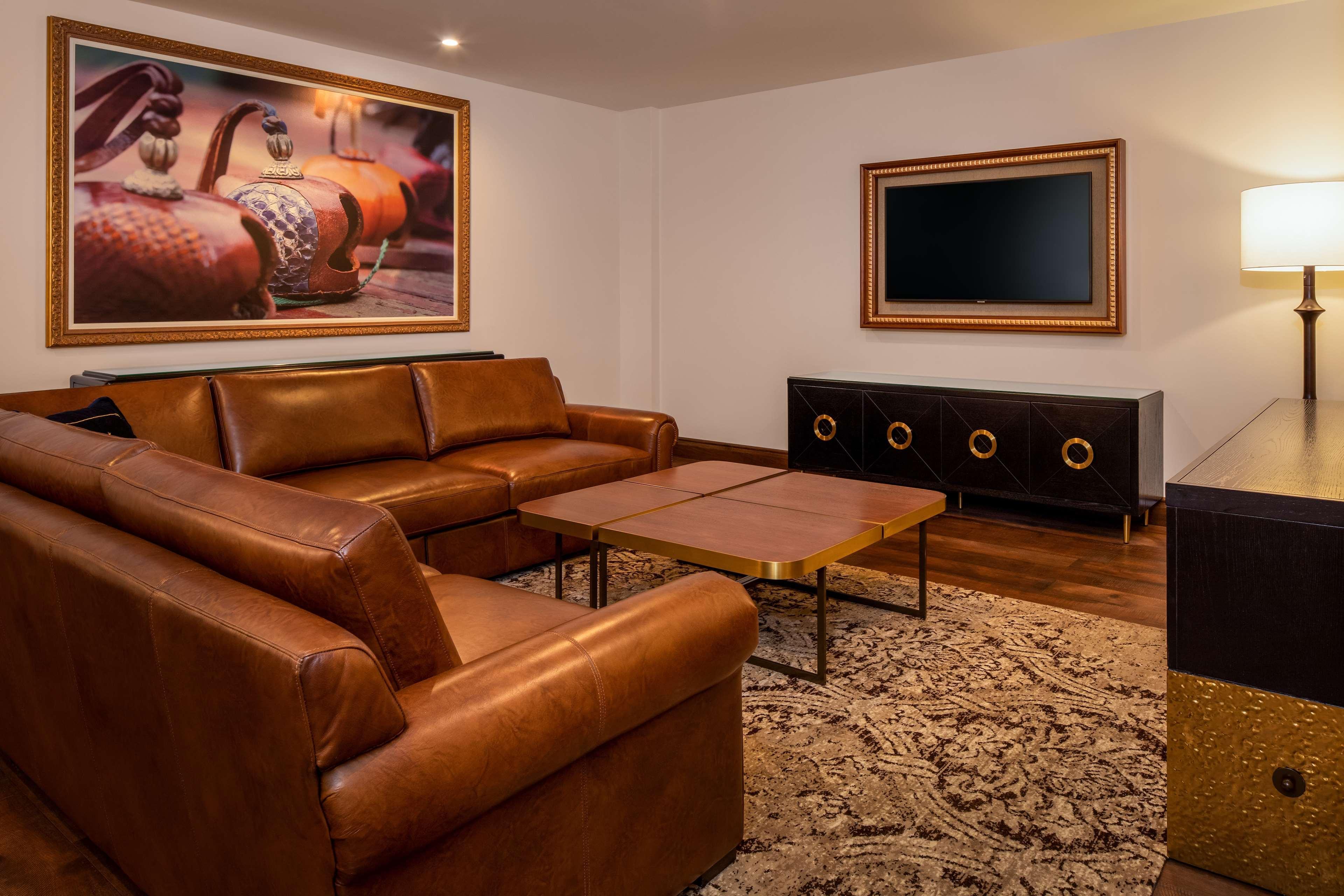 The Peregrine Omaha Downtown Curio Collection By Hilton Hotel Exterior photo