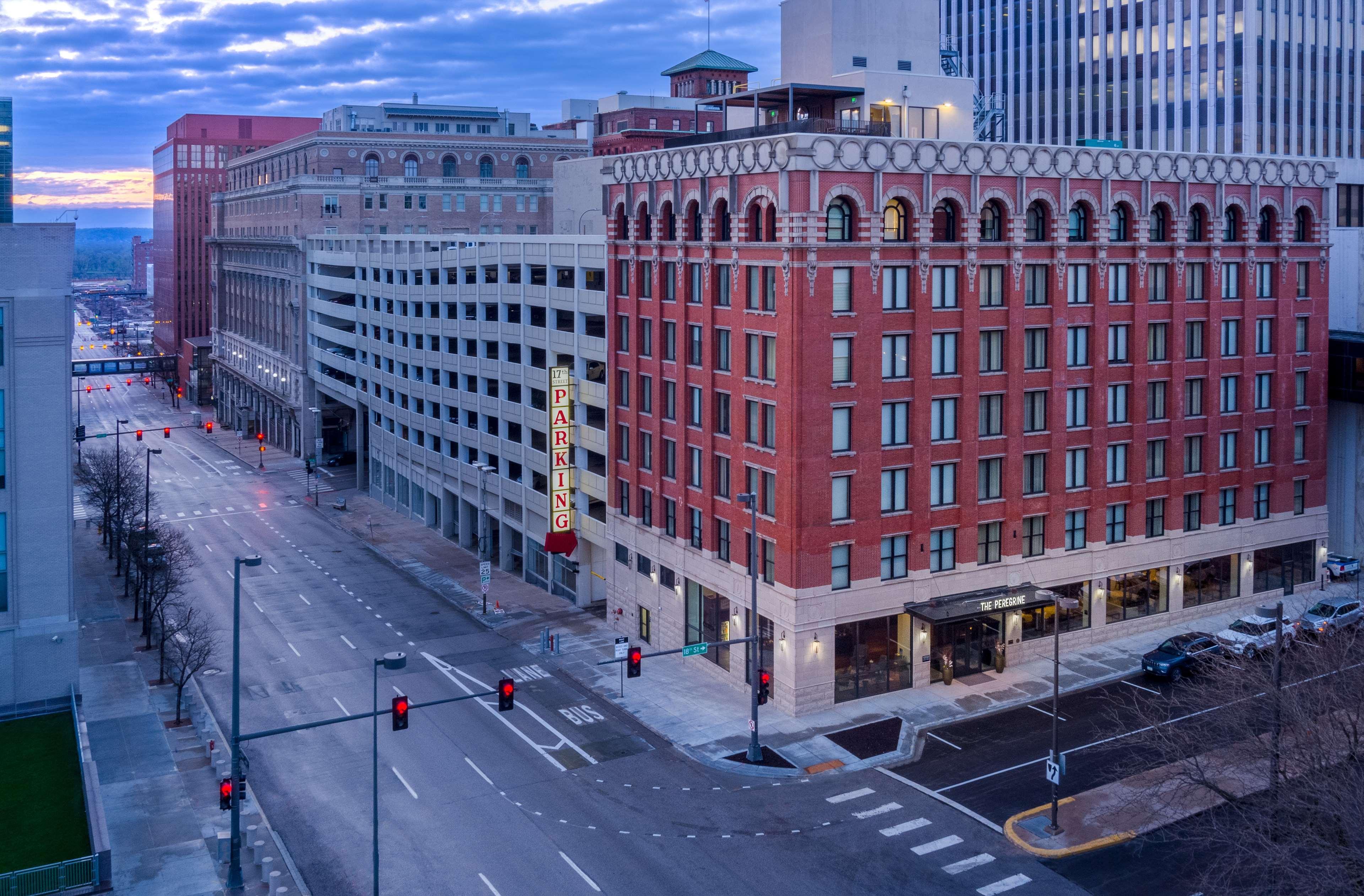 The Peregrine Omaha Downtown Curio Collection By Hilton Hotel Exterior photo