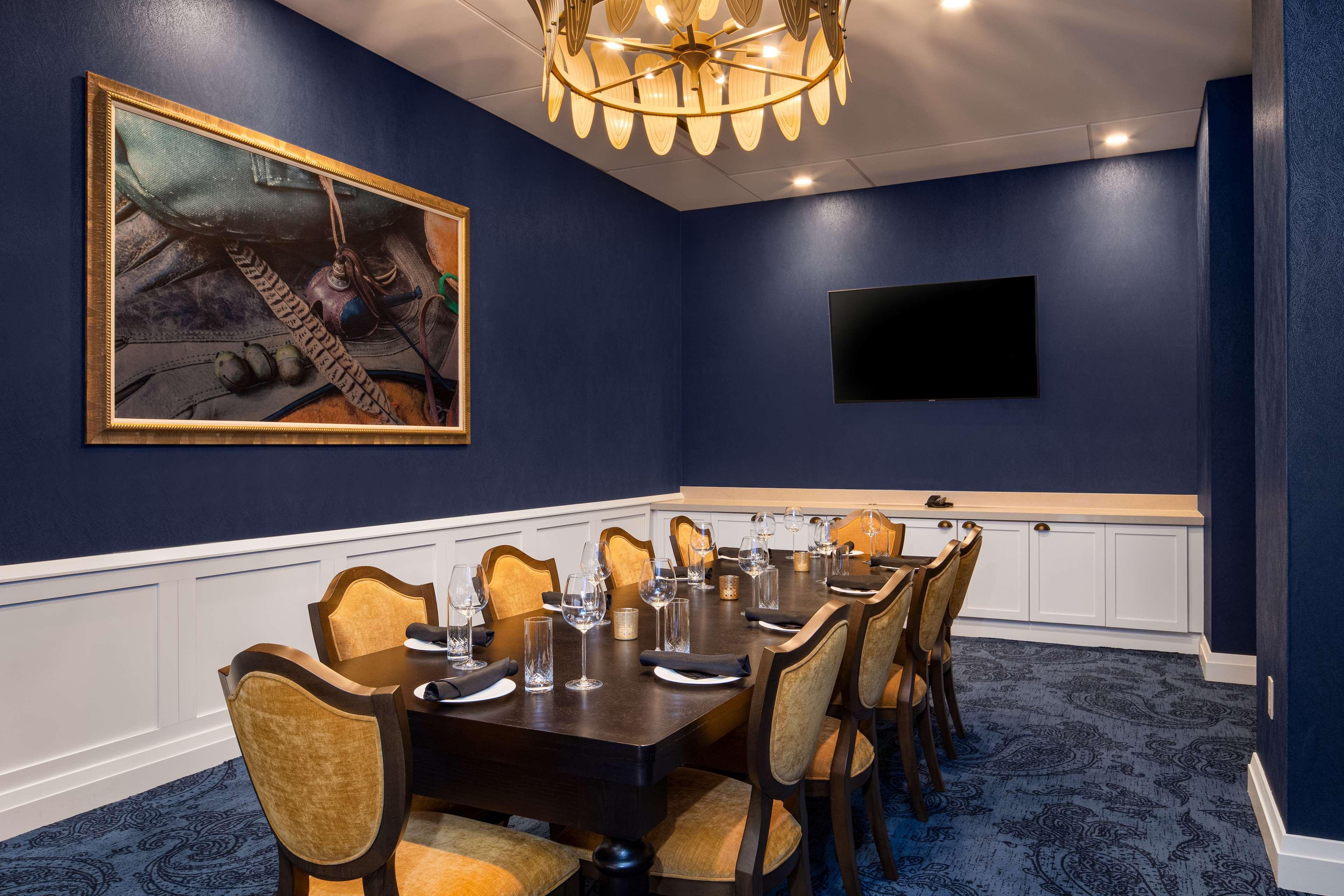 The Peregrine Omaha Downtown Curio Collection By Hilton Hotel Exterior photo