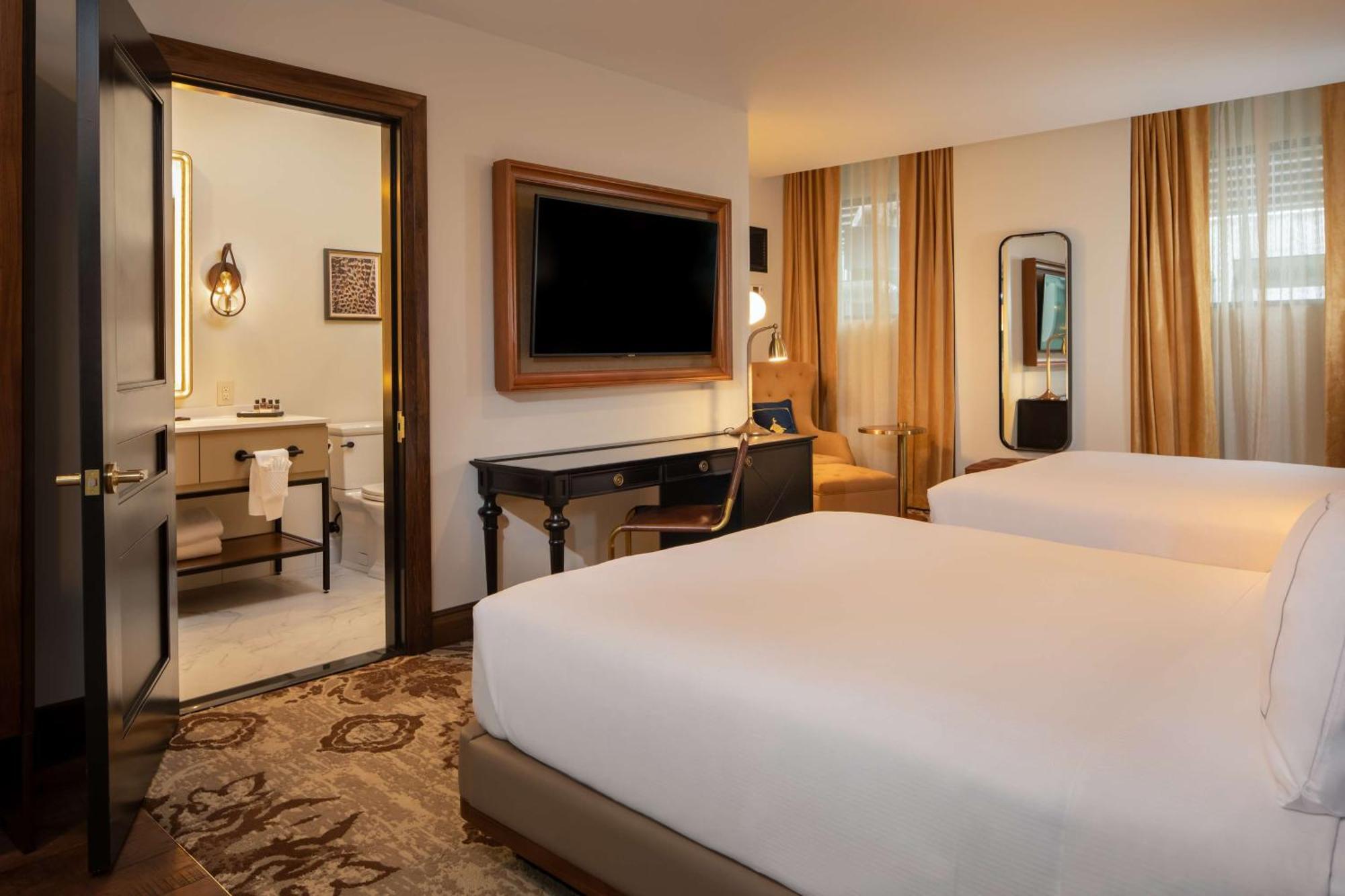 The Peregrine Omaha Downtown Curio Collection By Hilton Hotel Exterior photo