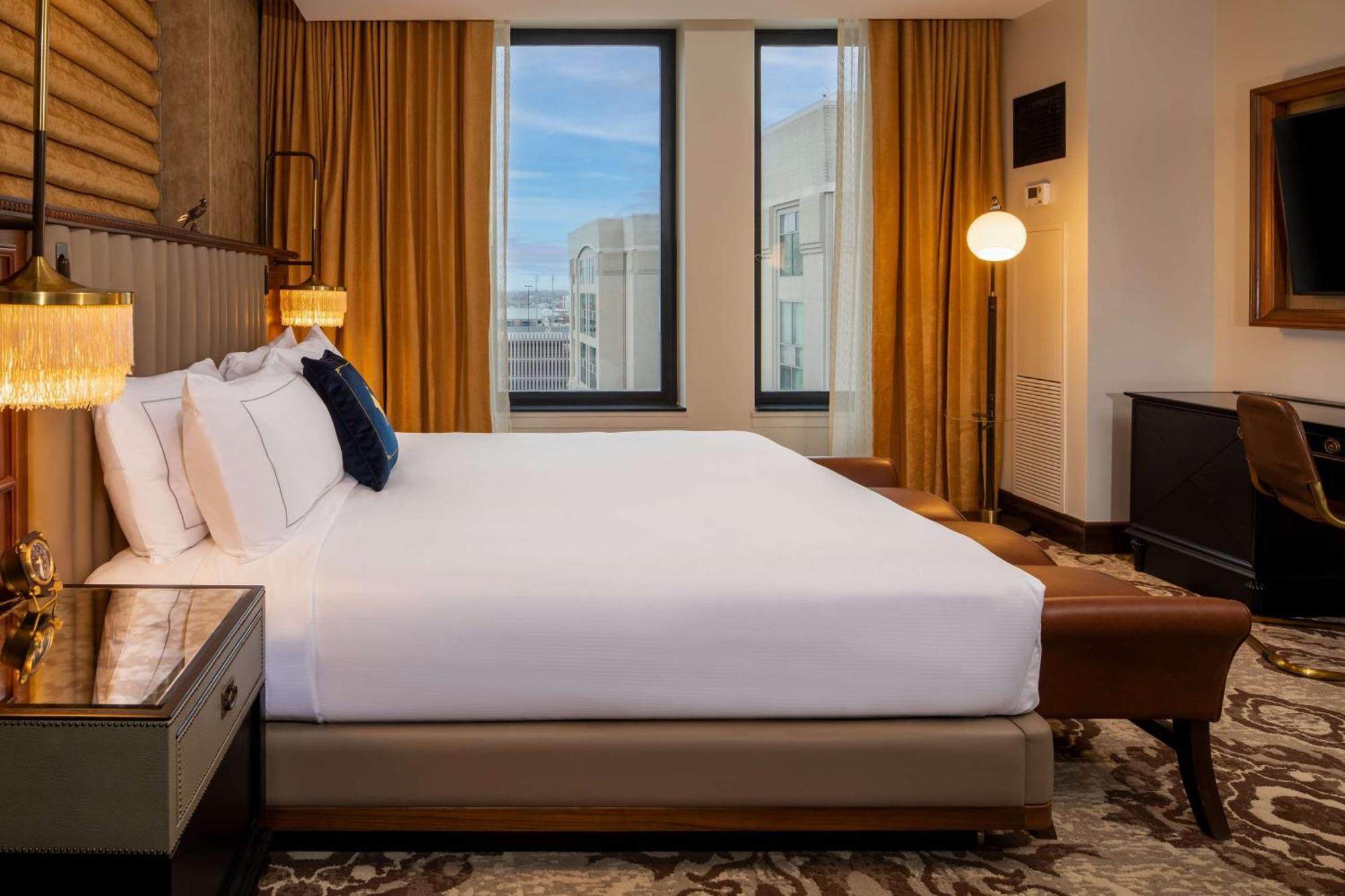 The Peregrine Omaha Downtown Curio Collection By Hilton Hotel Exterior photo