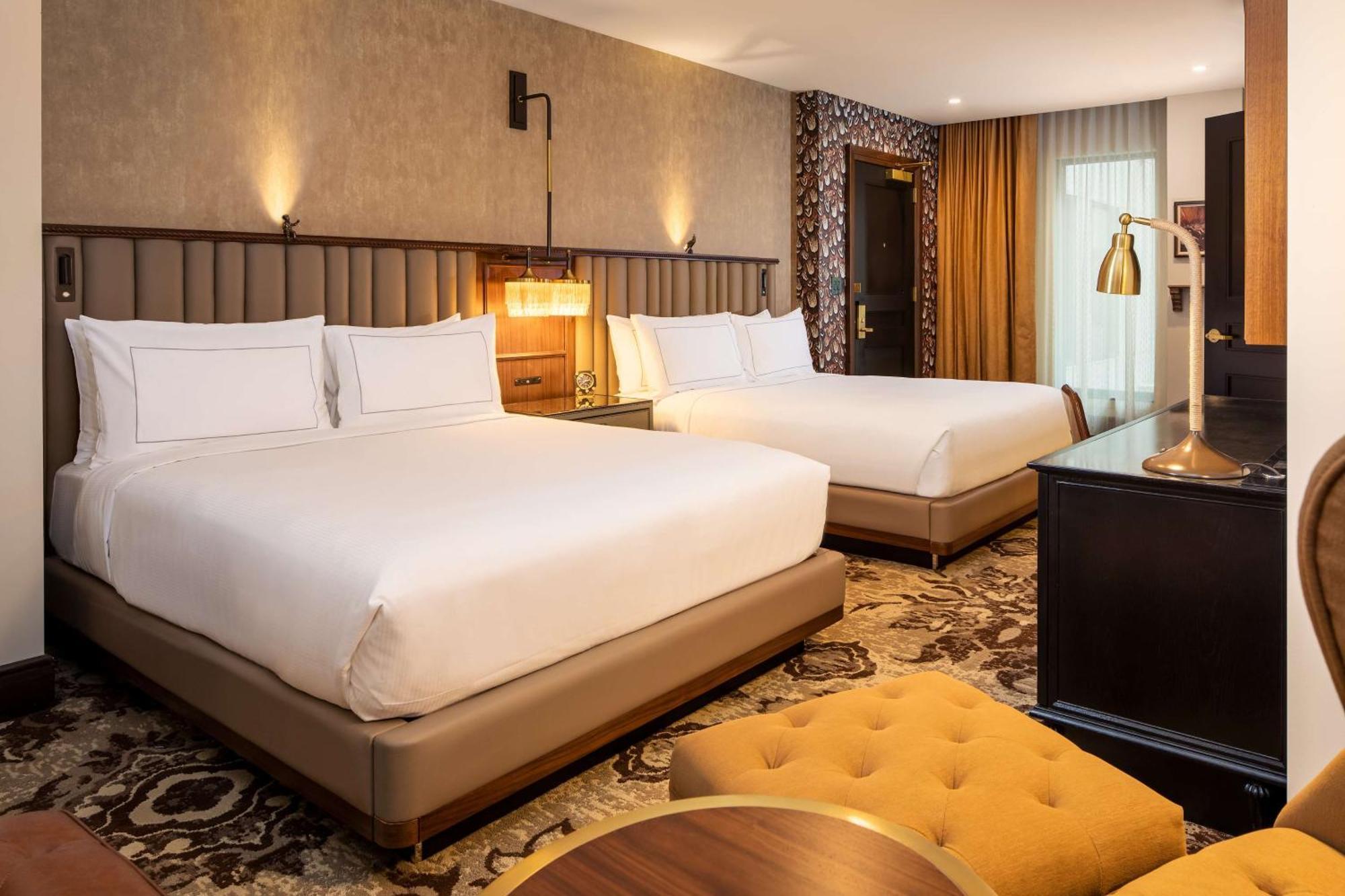 The Peregrine Omaha Downtown Curio Collection By Hilton Hotel Exterior photo