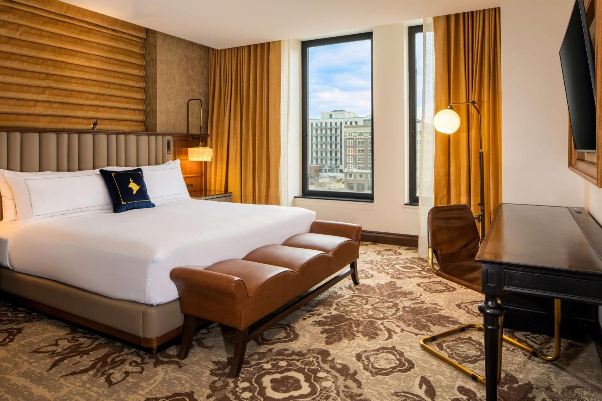 The Peregrine Omaha Downtown Curio Collection By Hilton Hotel Exterior photo