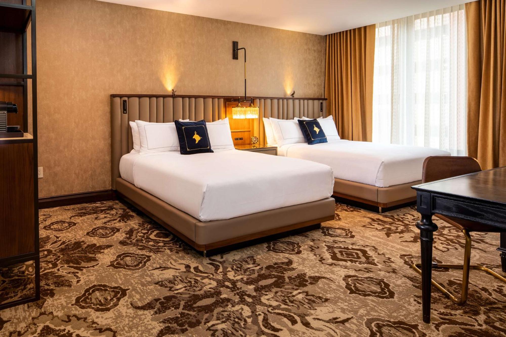 The Peregrine Omaha Downtown Curio Collection By Hilton Hotel Exterior photo