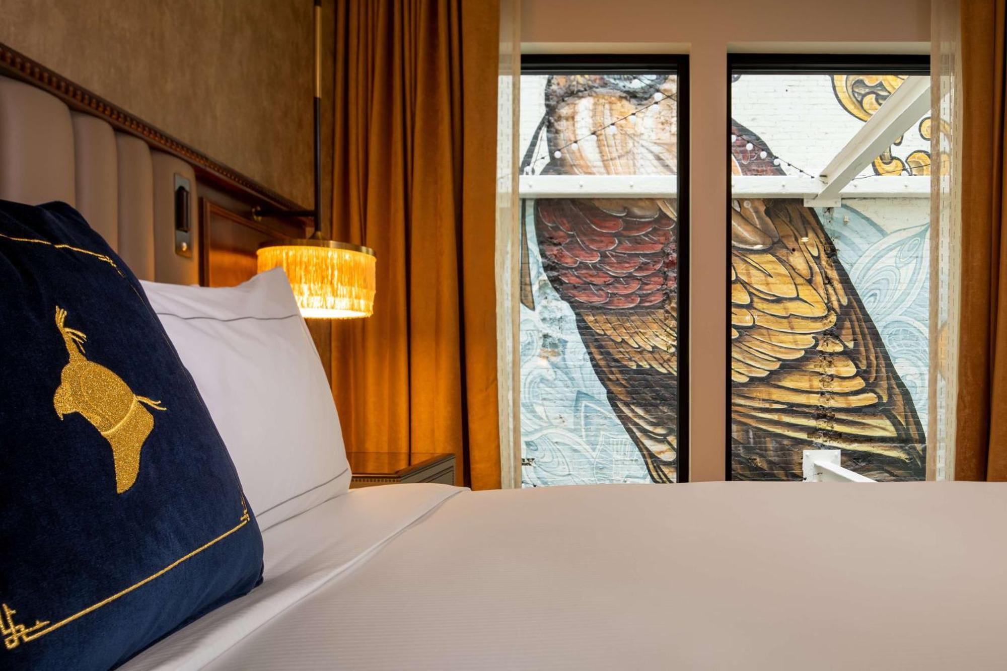 The Peregrine Omaha Downtown Curio Collection By Hilton Hotel Exterior photo