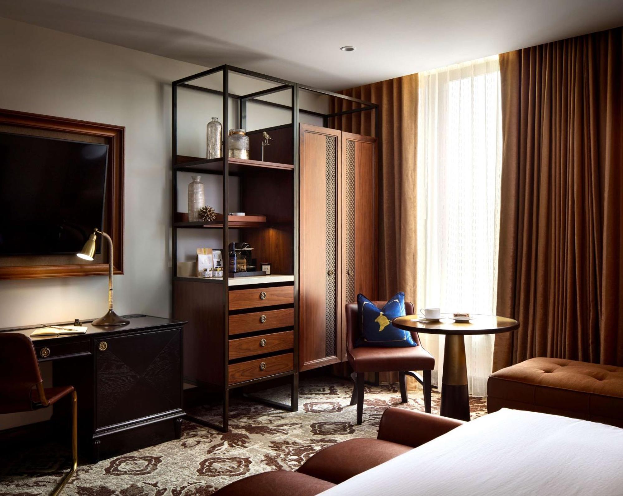 The Peregrine Omaha Downtown Curio Collection By Hilton Hotel Exterior photo